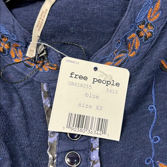 Free People Sundance Kid
Western snap front embroidered Henley blue shirt  xs - Picture 10 of 13